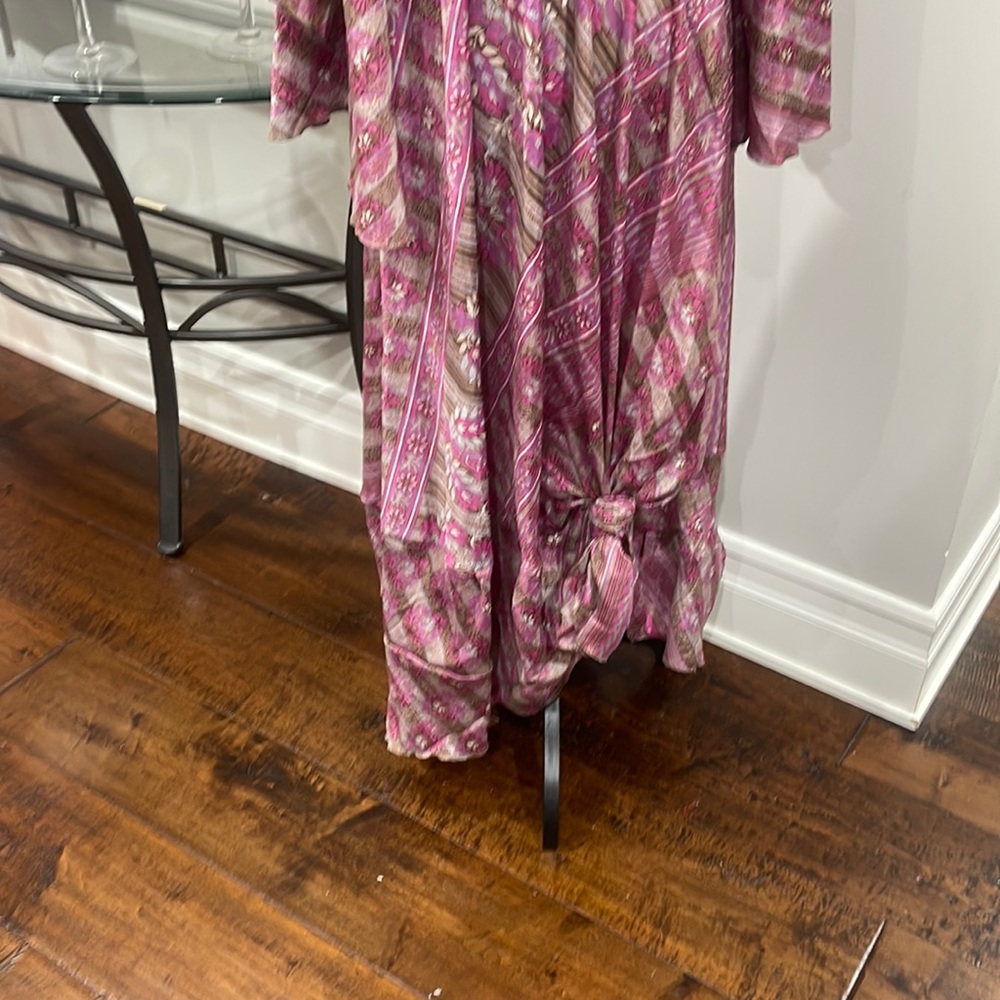 Light weight off the shoulder dress cinched waist very flattering